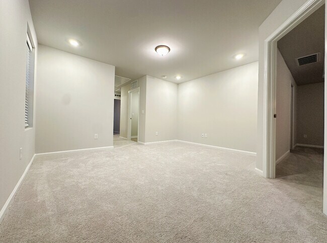 Building Photo - 102 Ivy Vine Wy