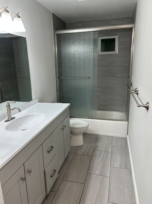 Building Photo - **READY FOR MOVE IN** Sparks Duplex