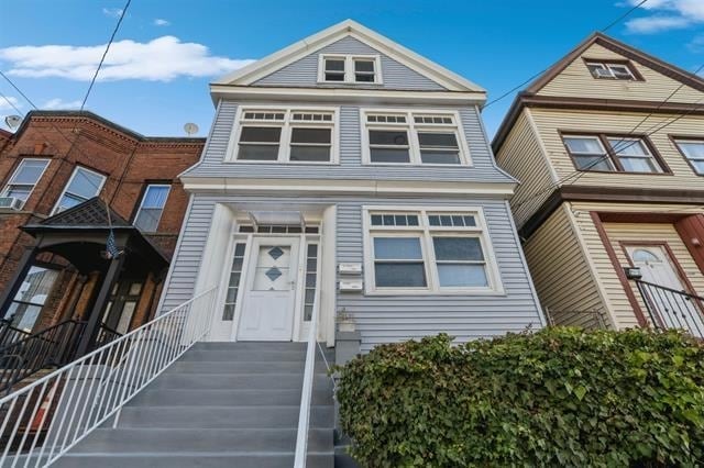 Primary Photo - 68 Linden Ave