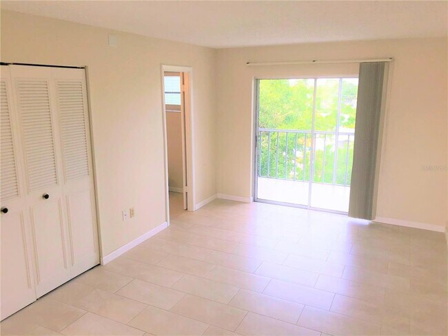 Building Photo - 4210 Ironwood Cir