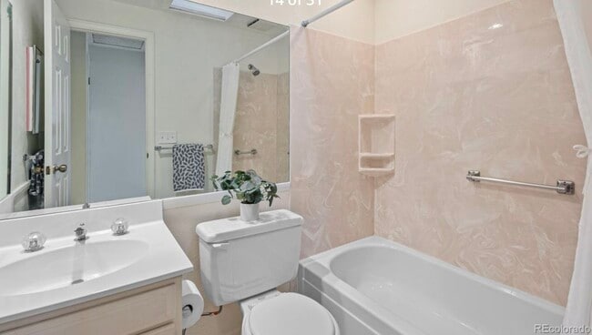 Building Photo - 7542 S Cove Cir