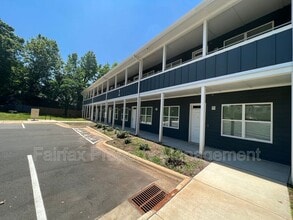 Building Photo - 518 Boone St