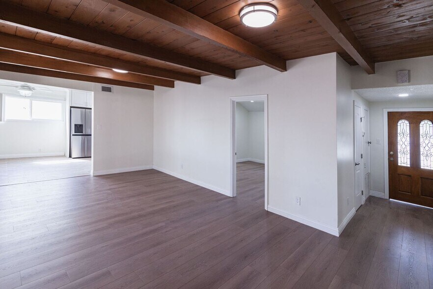 Building Photo - 8646 Corbin Ave