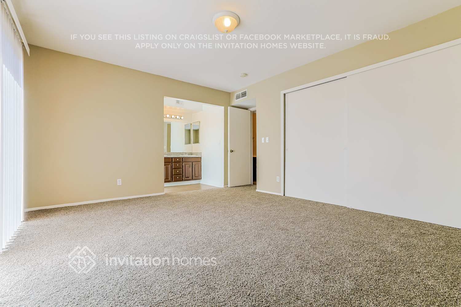 Building Photo - 1565 W Irisado Cir