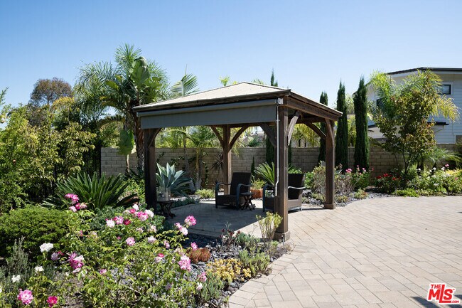 Building Photo - 9 Casaba Rd