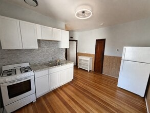 Building Photo - 869 Brock Ave