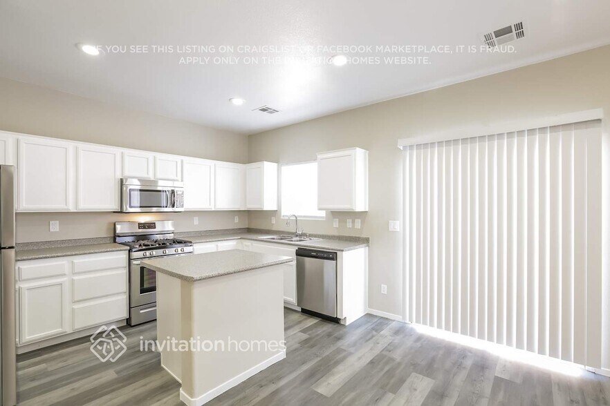 Building Photo - 6654 Tulip Falls Dr