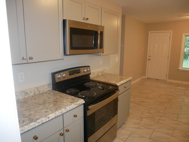 Building Photo - 4651 Addington Dr