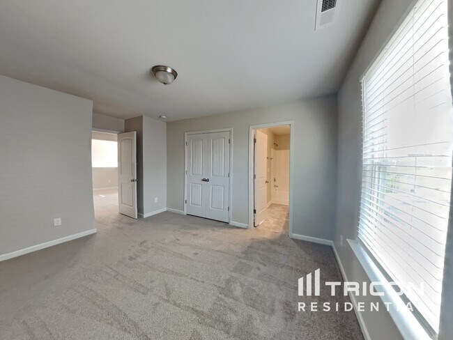 Building Photo - 136 Yadkin St