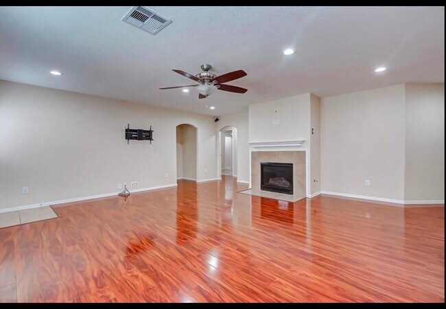 Building Photo - 3042 Thicket Path Way