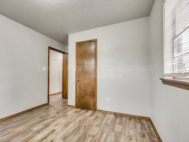 Building Photo - 1706 High Meadows Dr
