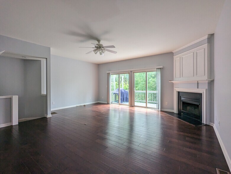 Living room - 106 Chandler Chase Ct