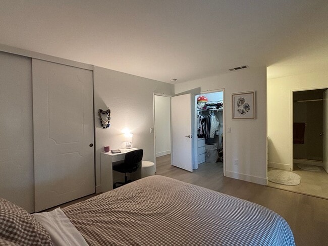 Building Photo - Beautiful Single-Story Gem in Vacaville!