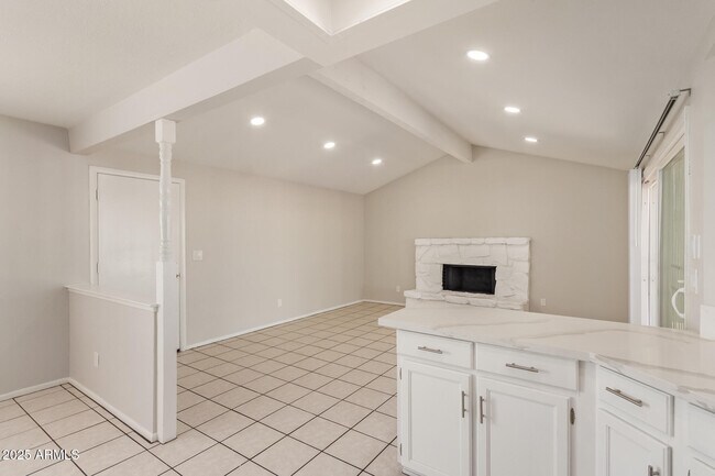 Building Photo - 1754 E Alta Vista Rd