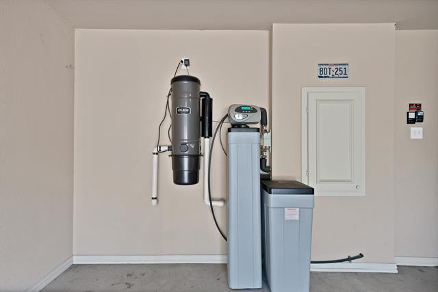 Building Photo - 7315 Comal Dr