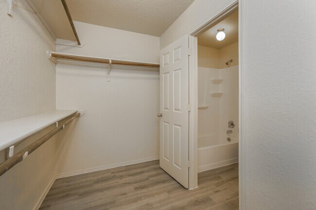 Building Photo - 10719 Goose Way