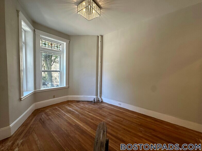 Building Photo - 38 Hemenway St