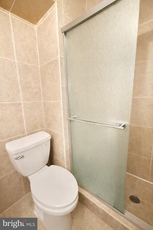 Building Photo - 5439 Richenbacher Ave