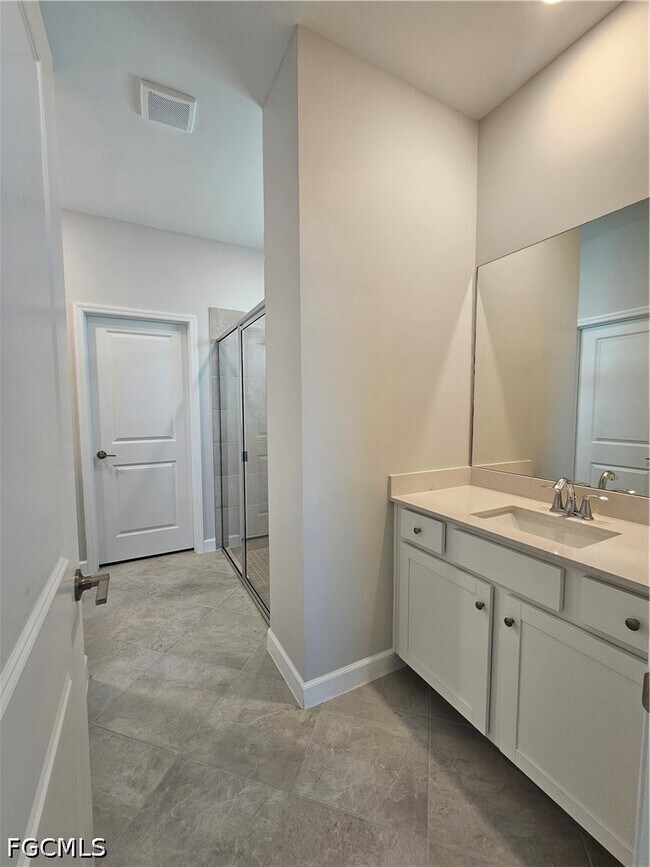 Building Photo - 20501 Hazelnut Ct S