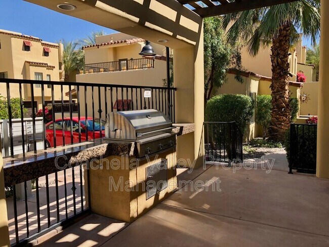 Building Photo - 233 Villorrio Dr E