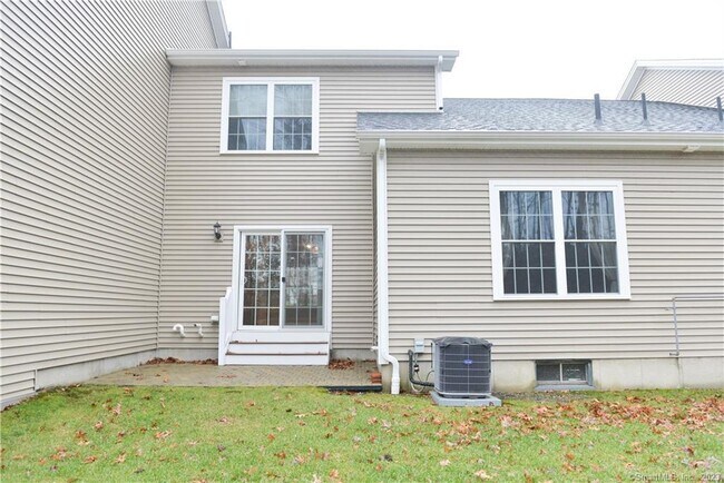 Building Photo - 17 Brookview Cir