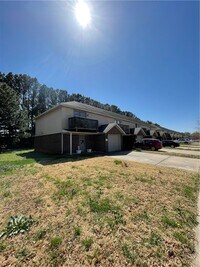 Building Photo - 2155 Skyler Dr