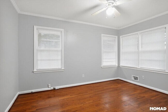 Building Photo - 2644 Pineland Ave