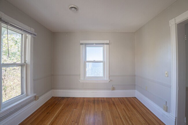 Building Photo - 751 Jenifer St