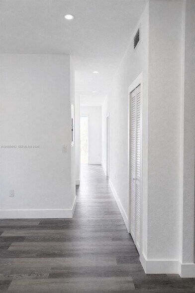 Building Photo - 17820 NW 73rd Ave
