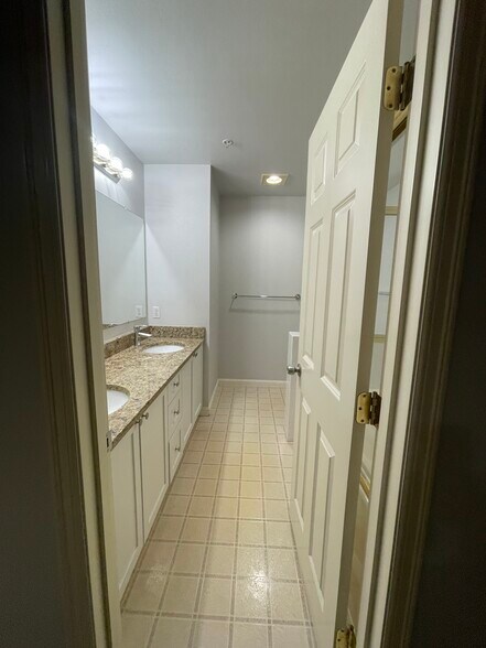 Building Photo - 9205 122nd Ct NE