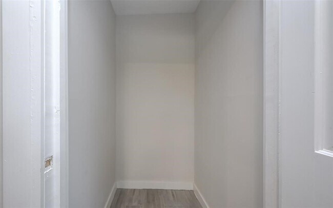 Building Photo - 1747 Wroxton Ct