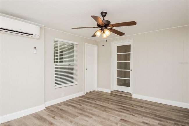 Building Photo - 214 Poinciana Cir
