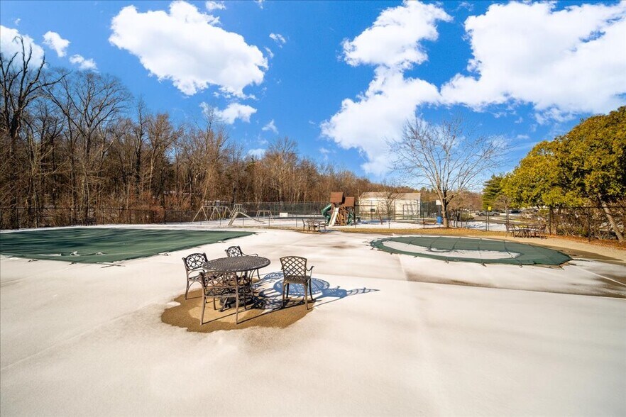 Building Photo - 45 Scarborough Ln