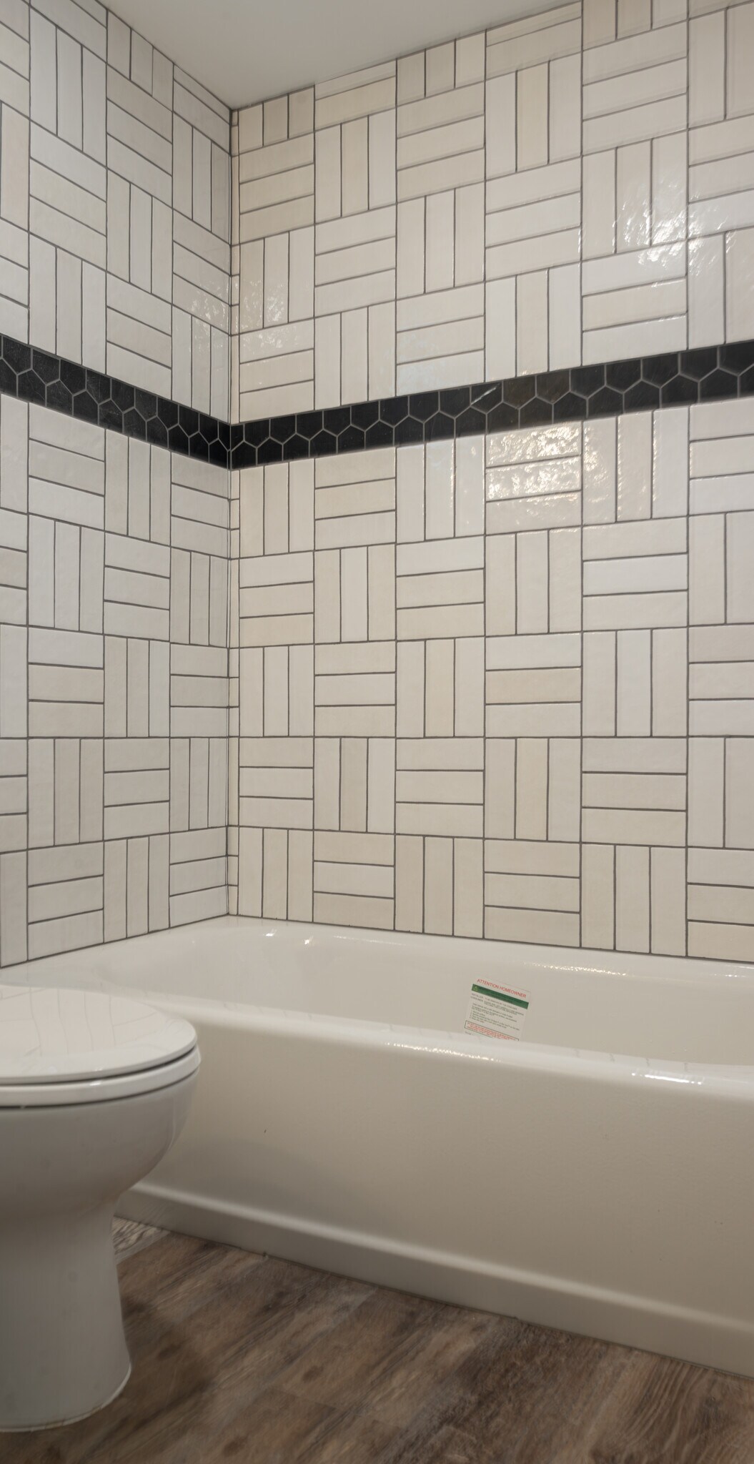 Building Photo - 3250 Midway Ave