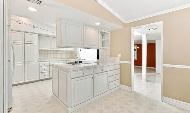 Building Photo - Coveted and Spacious Rossmoor 3-bed/2-bath Home with Expansive Entertainer’s Backyard
