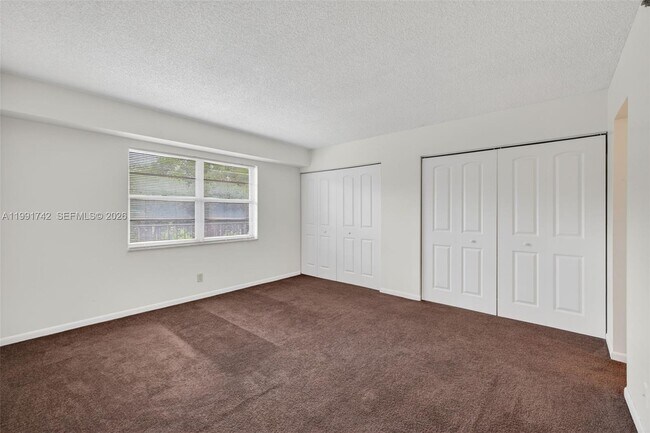 Building Photo - 3100 W Rolling Hills Cir