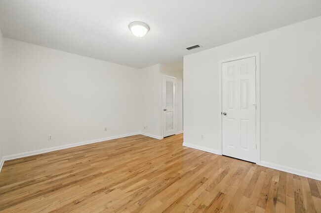 Building Photo - 5811 Atlantic Blvd