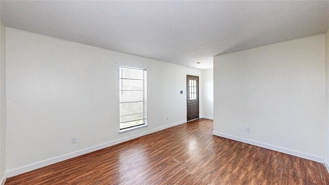 Building Photo - 1509 S Broadway St