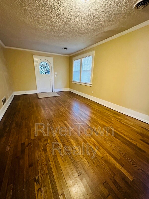 Building Photo - 842 Isabelle St