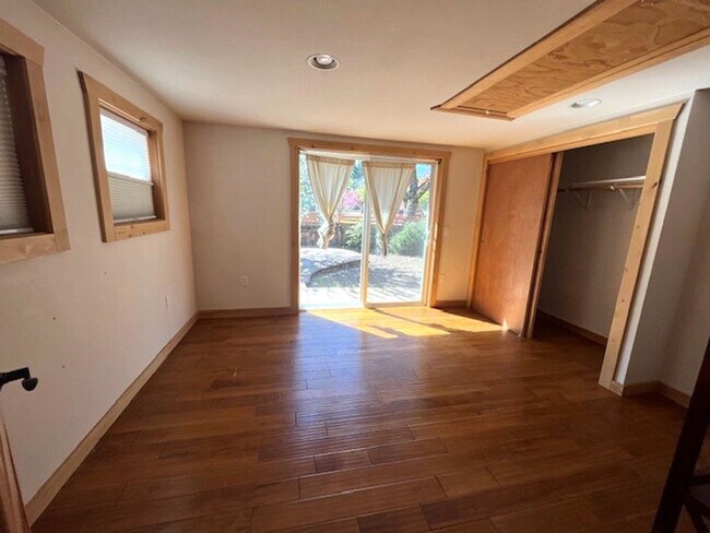 Building Photo - 1 Bedroom 1 Bath McMinnville OR
