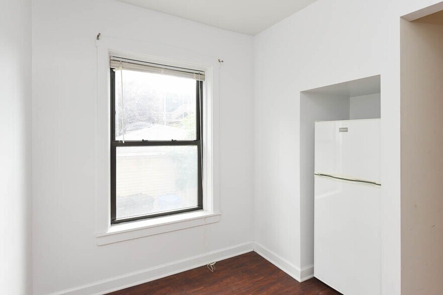 Building Photo - 2617.5 N Spaulding Ave