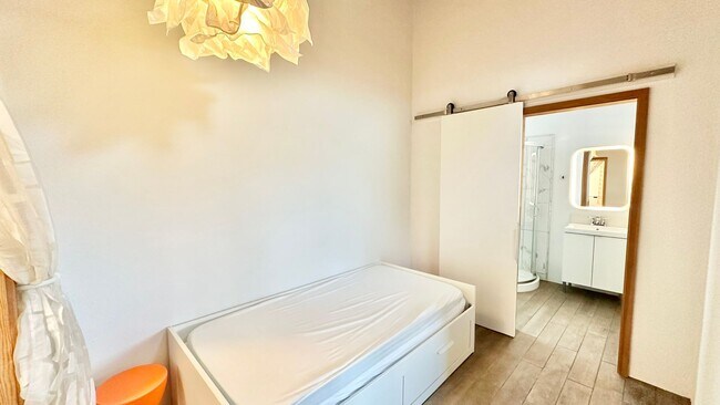 Building Photo - Beautiful Custom, Detached Guest Home on Stunning, Private, Gated, Country Property in Fallbrook!