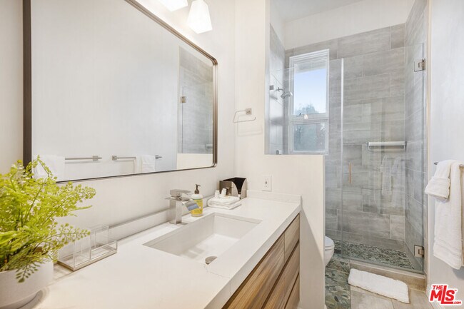 Building Photo - 11037 Anzio Rd