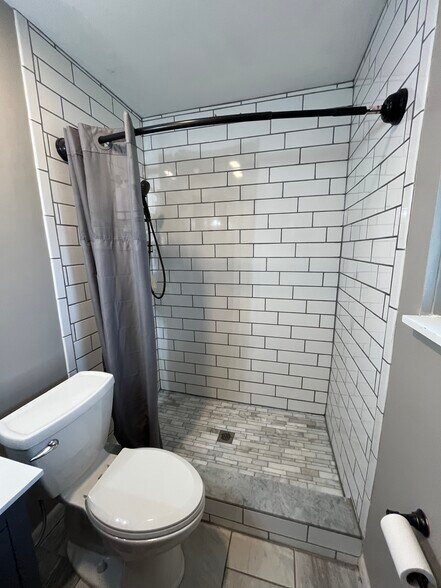 Building Photo - 4098 Eckworth Dr