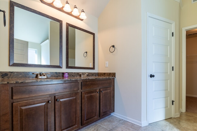 Building Photo - 3375 Grove Landing Cir