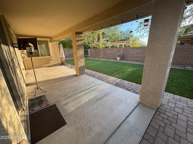 Building Photo - 8778 N 89th Dr
