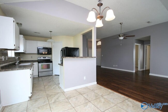Building Photo - 105 Oakline Dr