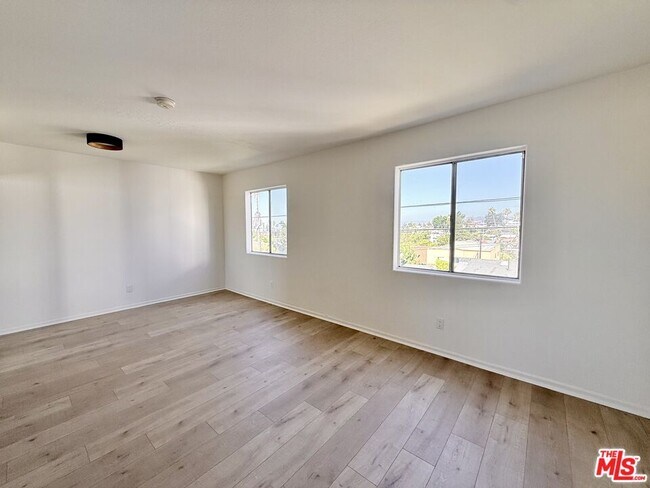 Building Photo - 1031 Coronado Ter