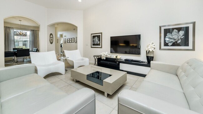 Building Photo - 4079 Oak Tree Dr