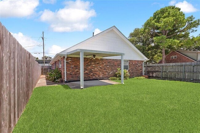 Building Photo - 1101 Field Ave